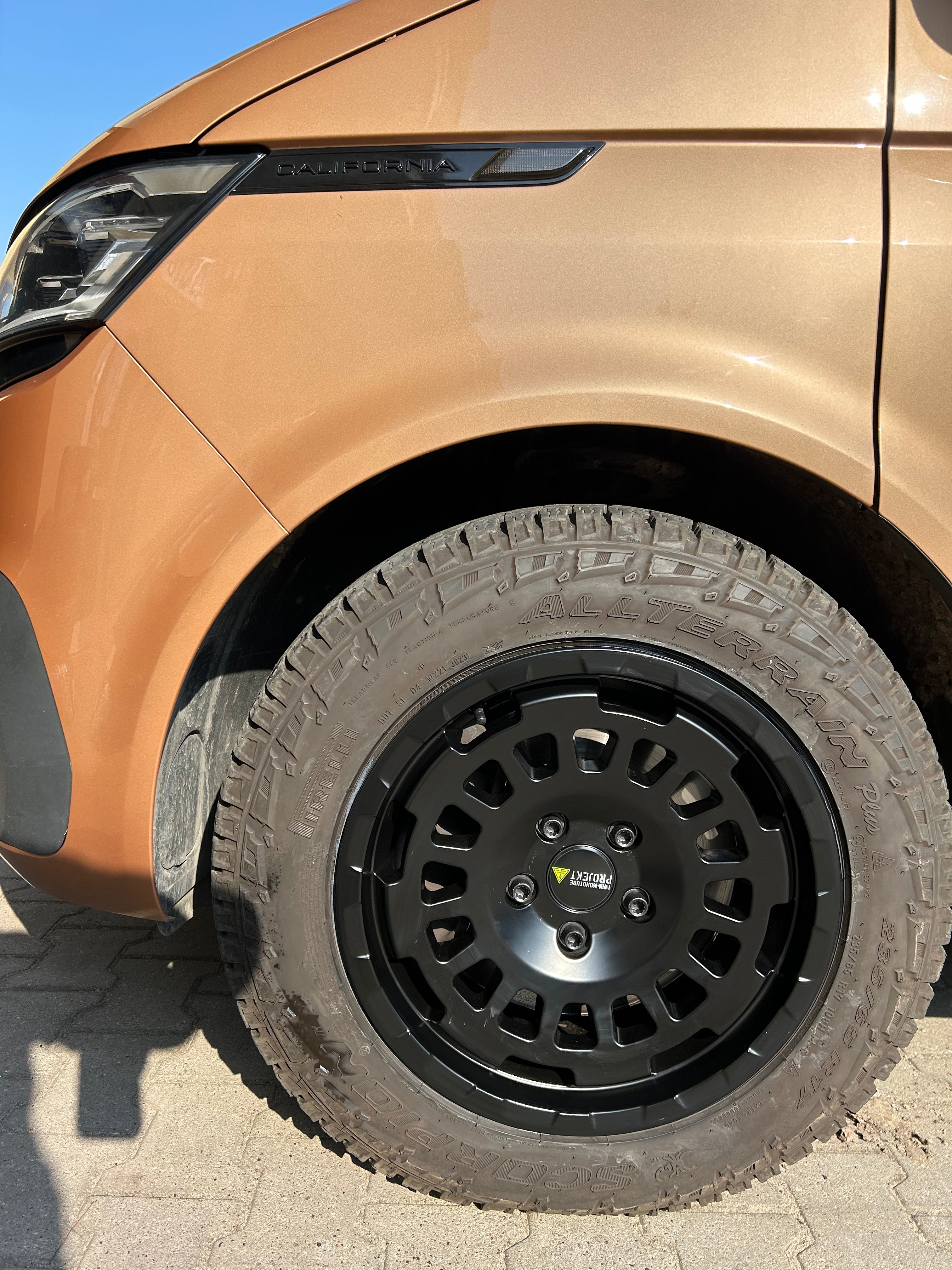 TWIN-MONOTUBE-PROJEKT-AT-MONOBLOC
CONCAVE ALLTERRAIN RIM 17 INCH
IN SATIN-BLACK